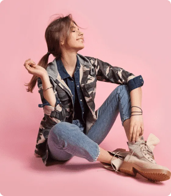 Glückliche Frau Glückliche junge Frau nach Hydradermabrasion